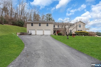 1 Old Mashipacong Rd, Montague, NJ 07827