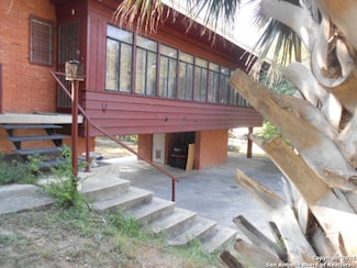 153 Ridge Dr, San Antonio, TX 78228