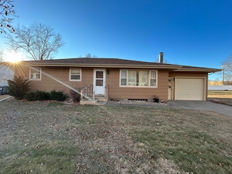 909 E 12th Ave, Mitchell, SD 57301