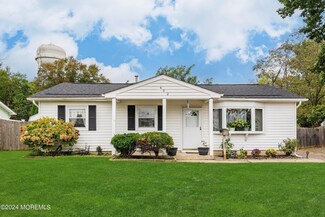 402 Chamberlain St, Toms River, NJ 08757