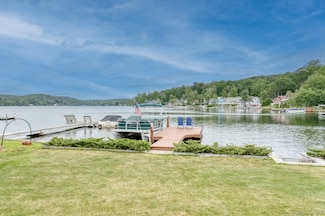 722 Lake Dr, Winsted, CT 06098