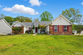 1718 Pheasant Run Dr, Maryland Heights, MO 63043