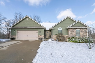 4601 Maple Leaf Dr, Columbia, MO 65201