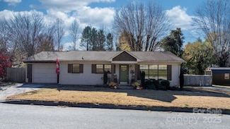 631 Powell Rd, Lenoir, NC 28645
