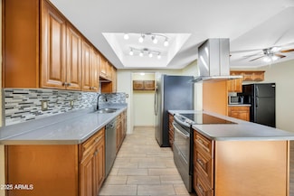 3220 W Laurie Ln, Phoenix, AZ 85051