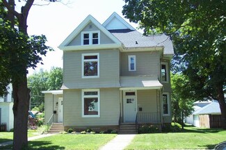105 W Wall St, Morrison, IL 61270