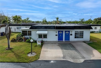 8 Tangelo Ct, Lehigh Acres, FL 33936