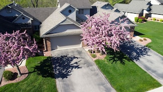 3108 Rivers Edge Dr, Wayne, MI 48184