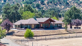 27501 Cumberland Rd, Tehachapi, CA 93561