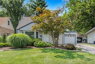 1922 E Willow Ave, Wheaton, IL 60187