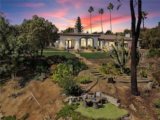 197 Morro Hills Rd, Fallbrook, CA 92028