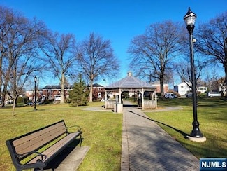 476 Heath Place Unit 25, Hackensack, NJ 07601