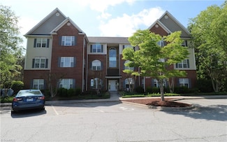 6901 Hanesbrook Cir Unit 104, Clemmons, NC 27012