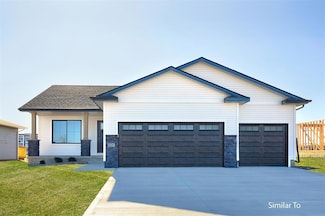 9405 Modena Ln, West Des Moines, IA 50266