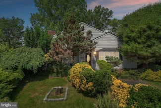 7512 Far Hills Dr, Towson, MD 21286
