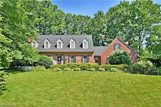 1010 Fairway Ct NE, Warren, OH 44483