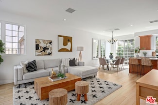 7966 W 1st St, Los Angeles, CA 90048