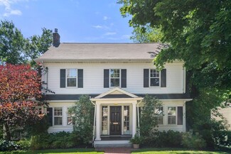 907 Chestnut St, Waban, MA 02468