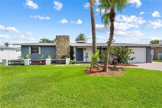 310 SE 9th St, Pompano Beach, FL 33060