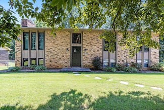 411 Overlook Dr, Seymour, TN 37865