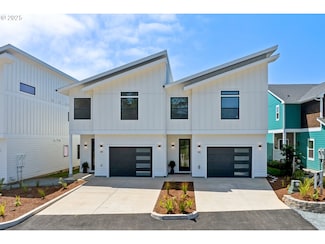 42 E Washington St, Rockaway Beach, OR 97136