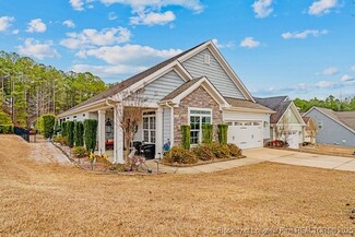 15 Glenwood Ct, Spring Lake, NC 28390