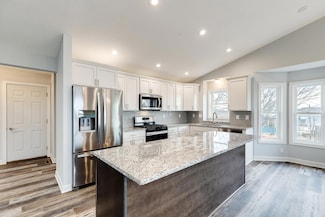 145 Ridgeview Ln, Elko New Market, MN 55054