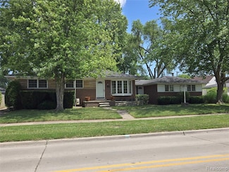 3609 River Dr, Lincoln Park, MI 48146
