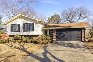 18W124 73rd St, Darien, IL 60561