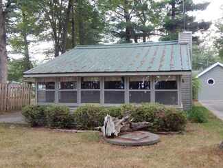 1733 S Beech Ave, White Cloud, MI 49349