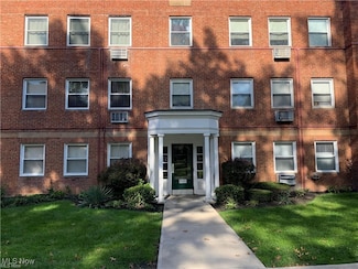 13817 Cedar Rd Unit 302, Cleveland, OH 44118