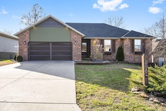 206 Pinehill Ct, Nixa, MO 65714