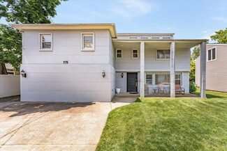 621 Oakland Ave, Cedarhurst, NY 11516