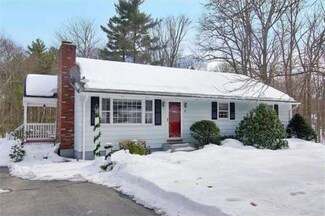 17 Hartford Ave N, Upton, MA 01568