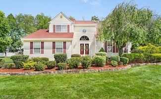 12 Autumn Dr, Mine Hill, NJ 07803