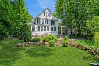59 Highwood Ave, Tenafly, NJ 07670