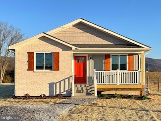 613 5th St, Luray, VA 22835