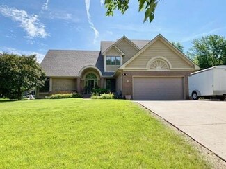3510 N Sandy Hollow Dr, Hutchinson, KS 67502