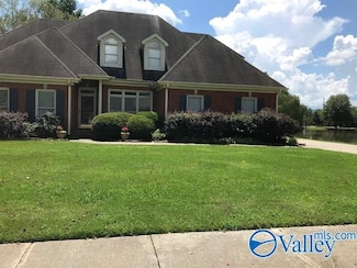 2766 Deford Mill Rd SE, Owens Cross Roads, AL 35763