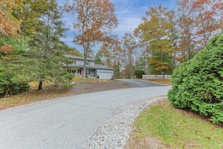 12 Beachwood Rd, Bourne, MA 02532
