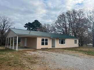 305 2nd St, Summersville, MO 65571