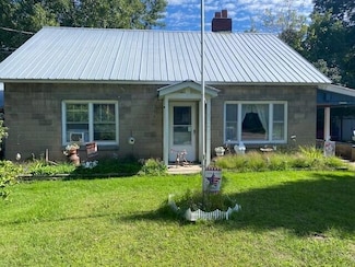 73 Amsden St, Malone, NY 12953