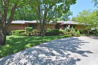 6516 State Line Rd, Mission Hills, KS 66208