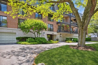 680 Green Bay Rd Unit 202, Winnetka, IL 60093