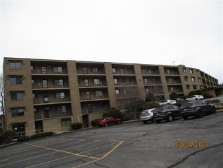 650 E Greenwich Ave Unit 7-408, West Warwick, RI 02893