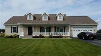 8 Shirley Dr, Adams, NY 13605