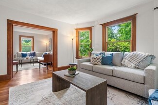 87 Hillside Ave, Needham Heights, MA 02494