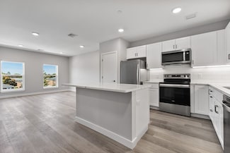 59 Mill St Unit 203, Woburn, MA 01801