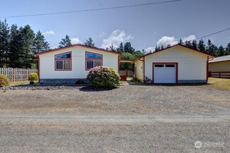 27902 Q Ln, Ocean Park, WA 98640