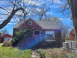 957 E 44th Ave, Gary, IN 46409